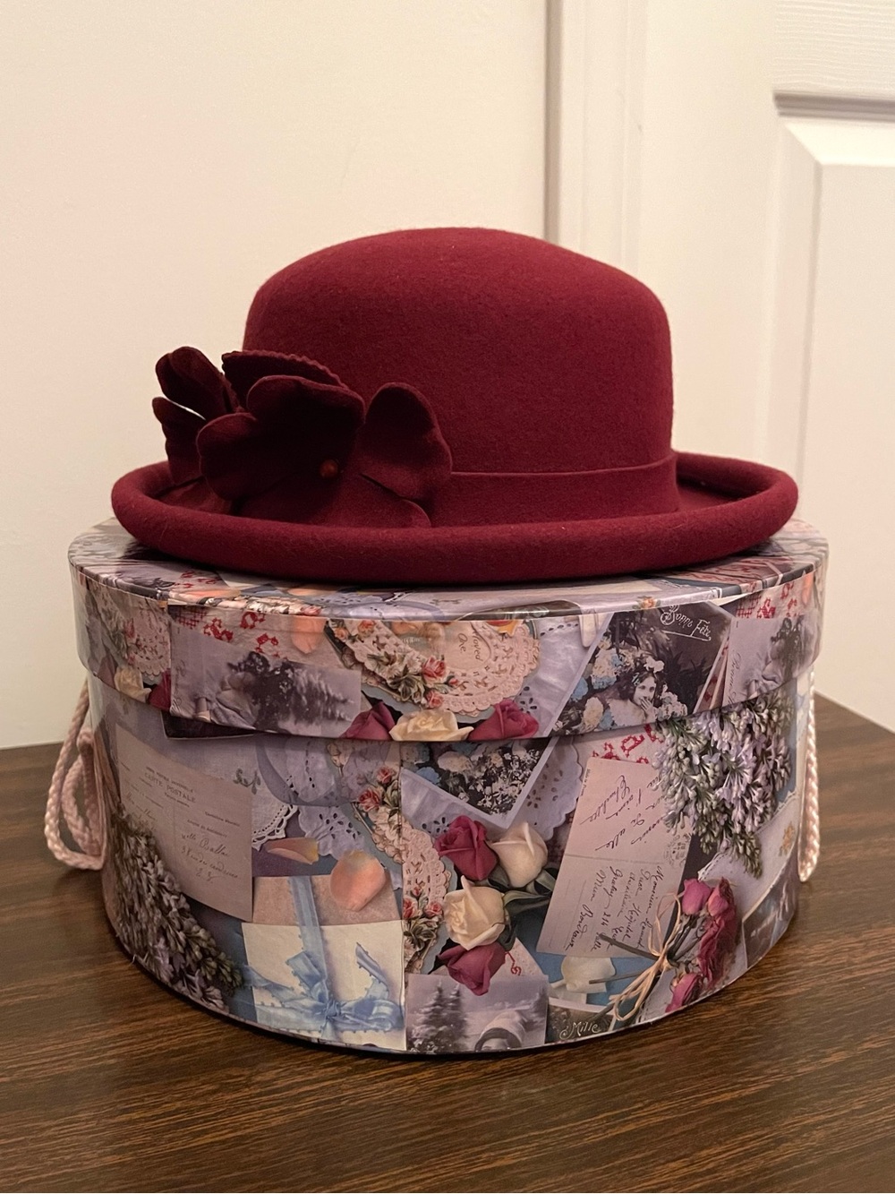 VTG Burgundy Liz Claiborne 100% Wool Cloche Hat with 3D Floral Accent & Hat Box